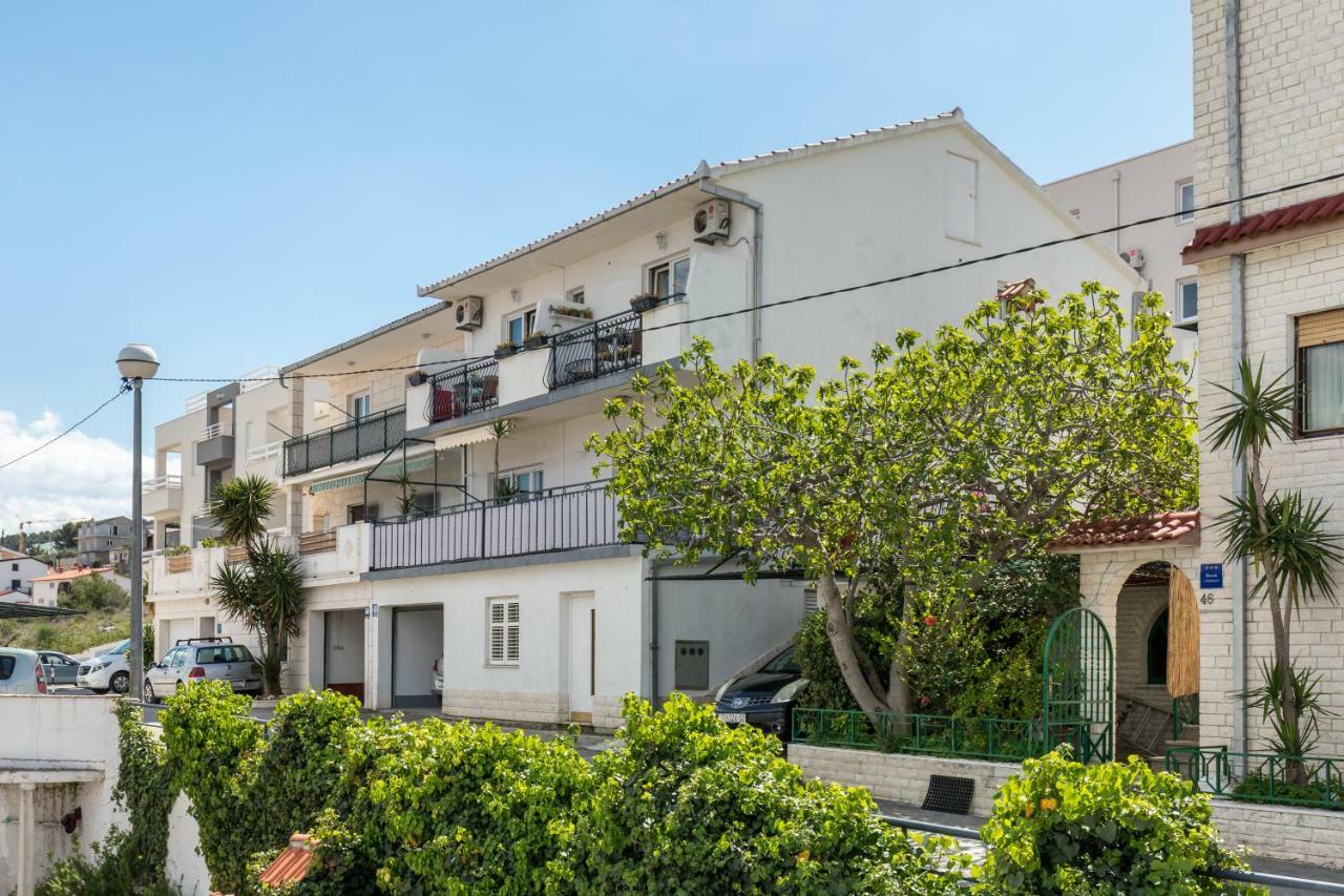 Apartments Rogulj Traù Esterno foto